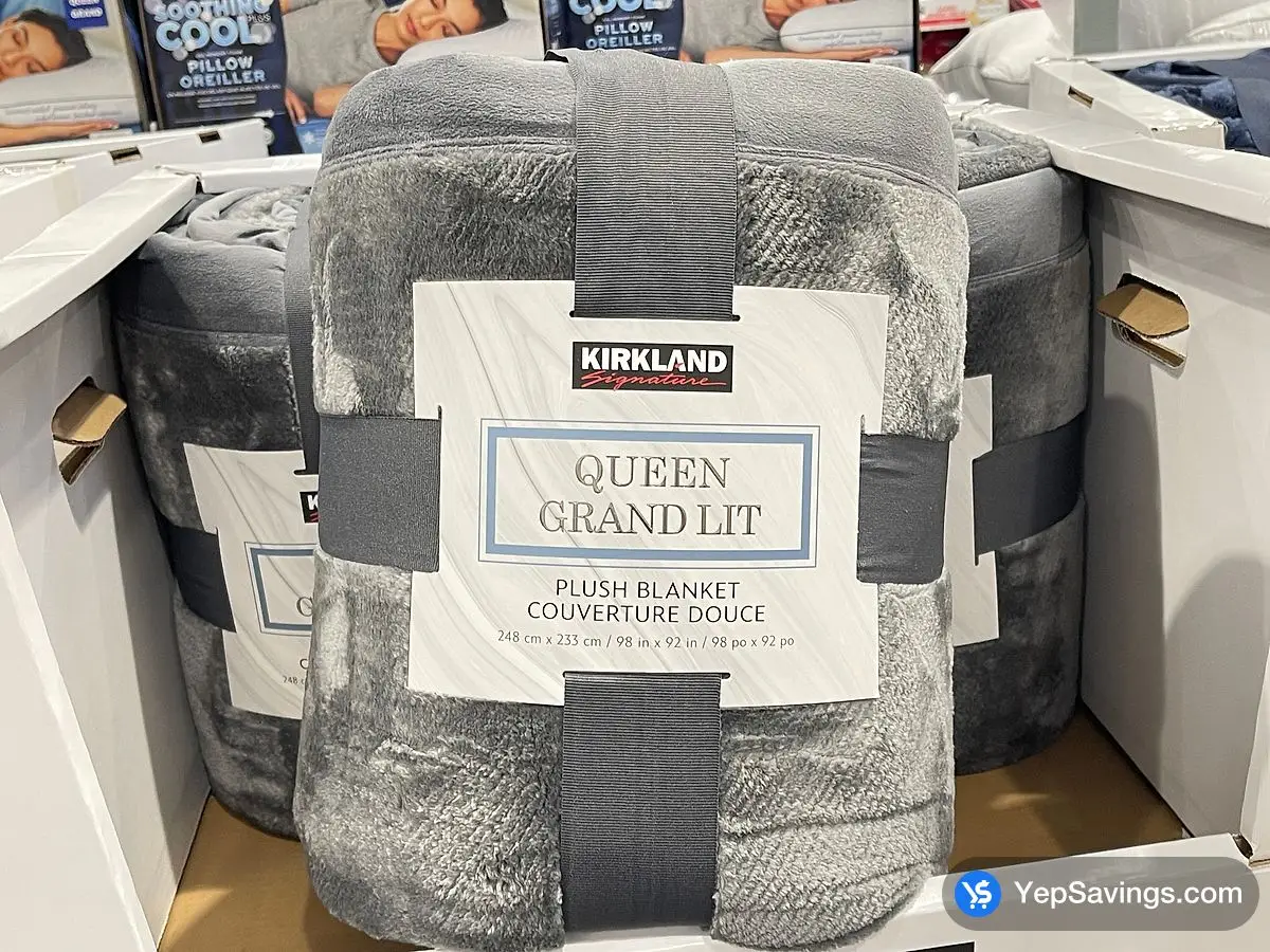Costco KIRKLAND SIGNATURE PLUSH BLANKET QUEEN - 98 " X 92 " - Canada (ITM 1725729)