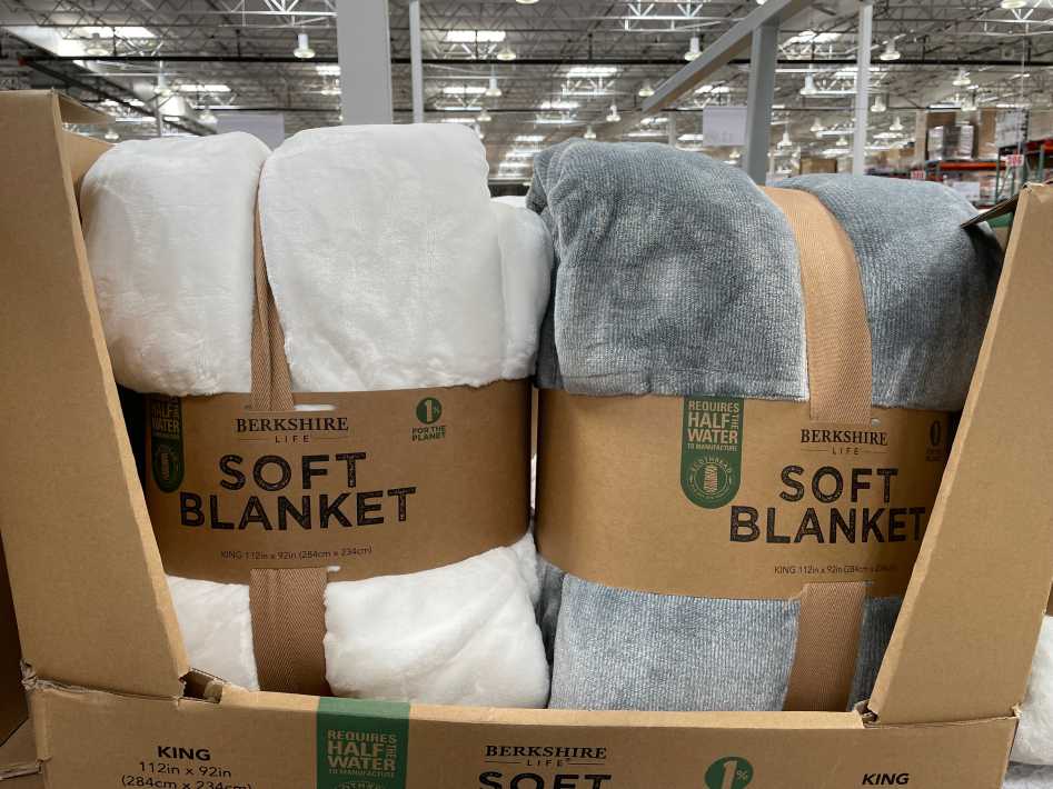 BERKSHIRE LIFE ECOSOFT BLANKET KING - 112 " x 92 " - Costco Canada (ITM 1600820)
