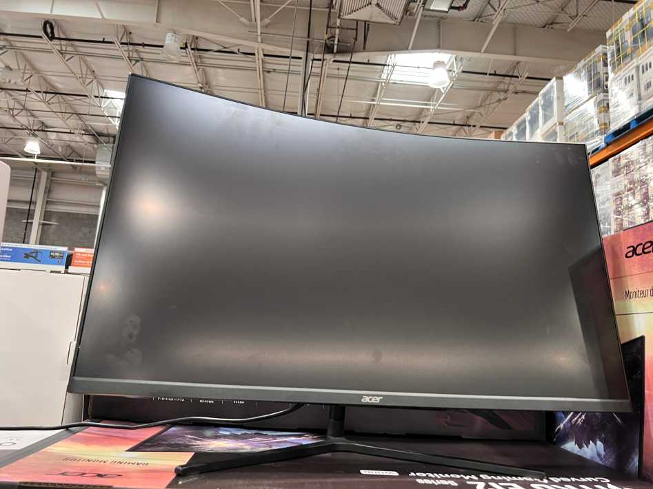 31.5 " GAMING MONITOR view 2