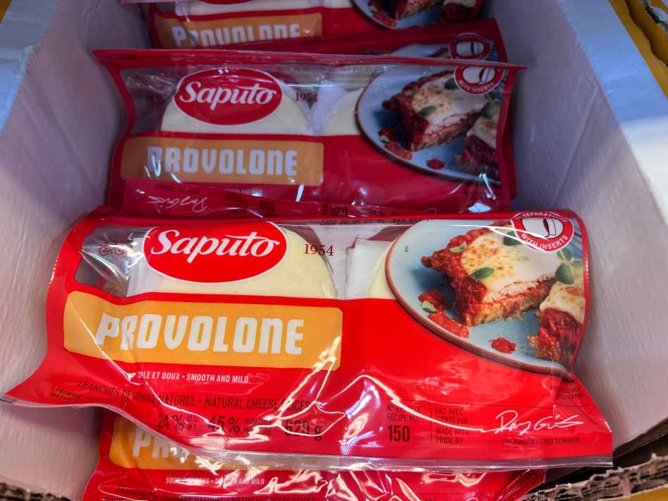Costco SAPUTO PROVOLONE SLICES 620g - Canada (ITM 3626370)