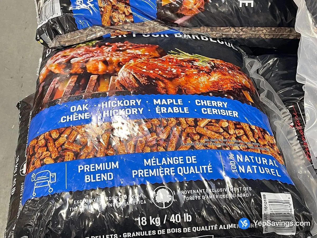Costco KIRKLAND SIGNATURE BBQ HARDWOOD PELLETS 18 KG / 40 LBS - Canada (ITM 1610159)