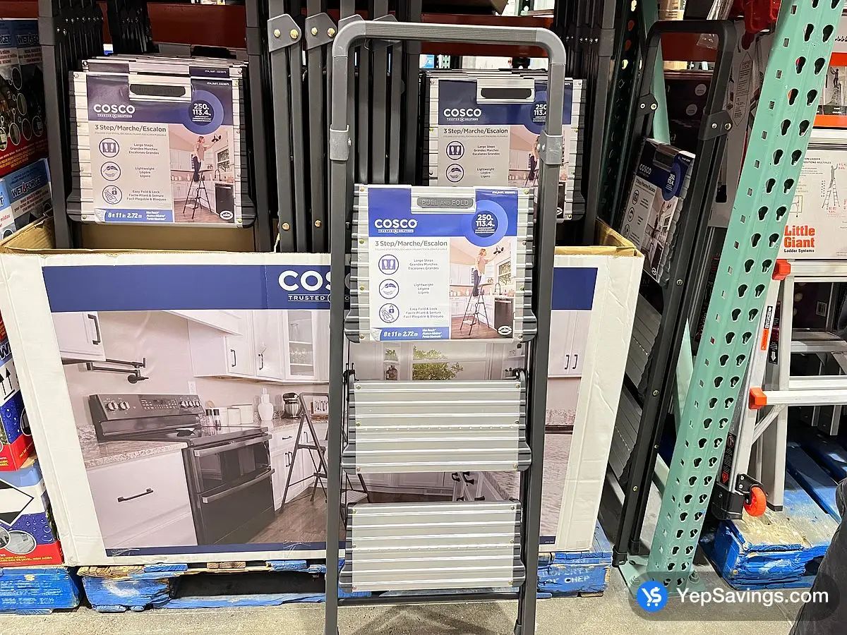Costco COSCO 3 STEP STOOL Rated to hold up to 250lb - Canada (ITM 2323075)