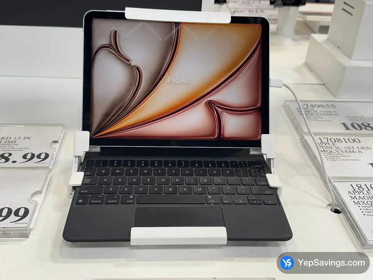 Costco APPLE IPAD AIR 6TH GEN 256GB 11 in . Starlight - Canada (ITM 1836388)