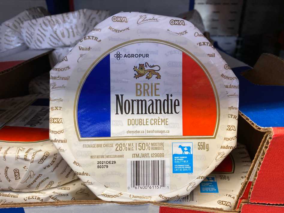 BRIE NORMANDIE DOUBLE CREAM 550 g ITM 129688 at Costco