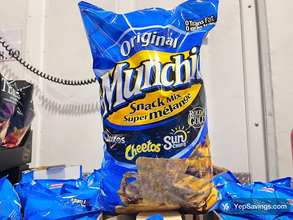 Costco MUNCHIES SNACK MIX 1.1 kg - Canada (ITM 100778)