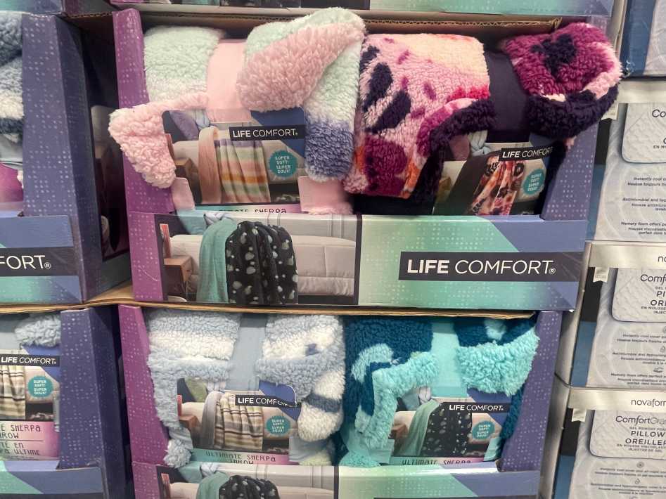 Costco LIFE COMFORT SHERPA THROW 40 " X 50 " - Canada (ITM 1039162)