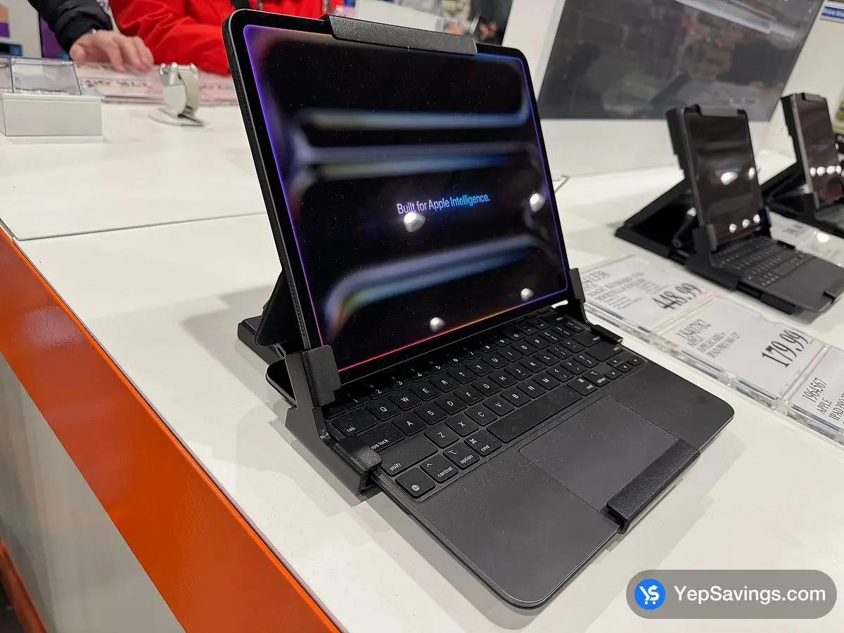 Costco APPLE IPAD PRO 7TH GEN 256 GB 13 " Black - Canada (ITM 1964567)