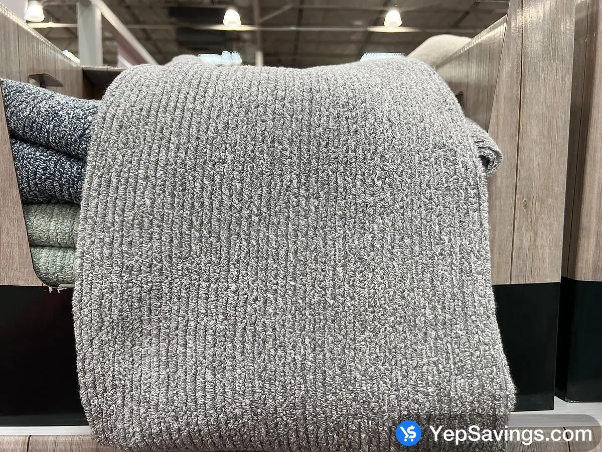Costco ROOTS 100 % COTTON TOWEL 30 " X 56 " - Canada (ITM 3426890)