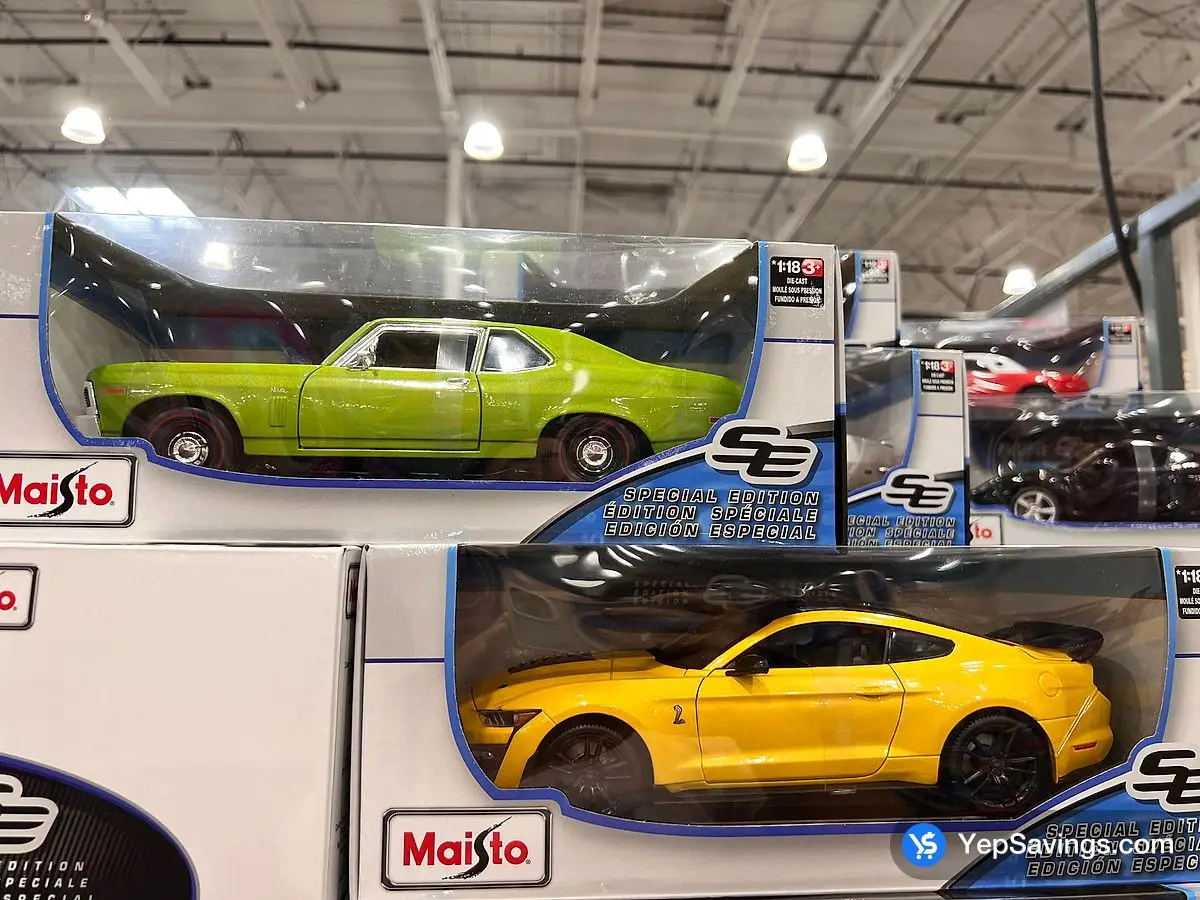 Costco MAISTO SPECIAL EDITION CAR 1:18 SCALE - Canada (ITM 9897765)