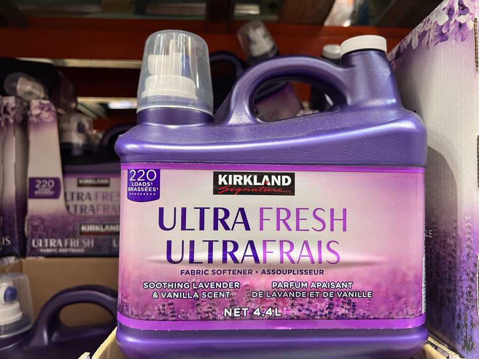 KIRKLAND SIGNATURE LIQUID FABRIC SOFTENER 4.4 L 220 WASHLOADS ITM 1674552 at Costco