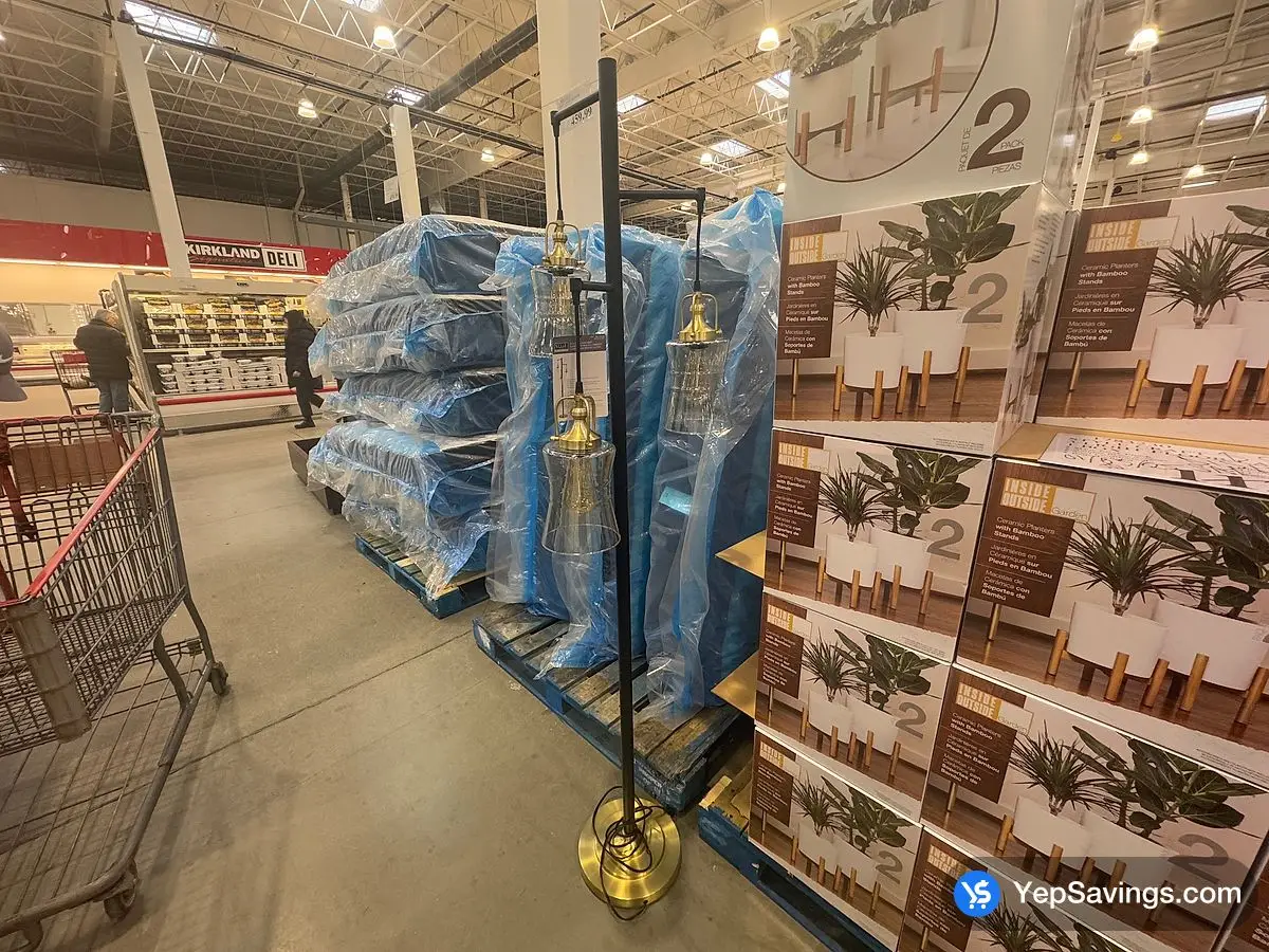 Costco STYLE CRAFT 3-LIGHT FLOOR LAMP 1 BOX - Canada (ITM 1783230)