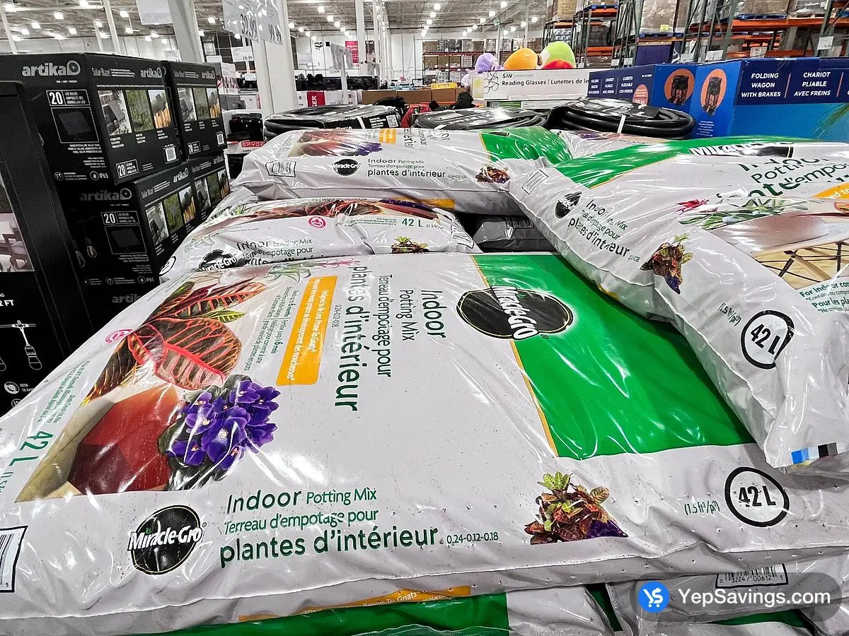 Costco MIRACLE - GRO INDOOR POTTING MIX 42L - Canada (ITM 2449915)