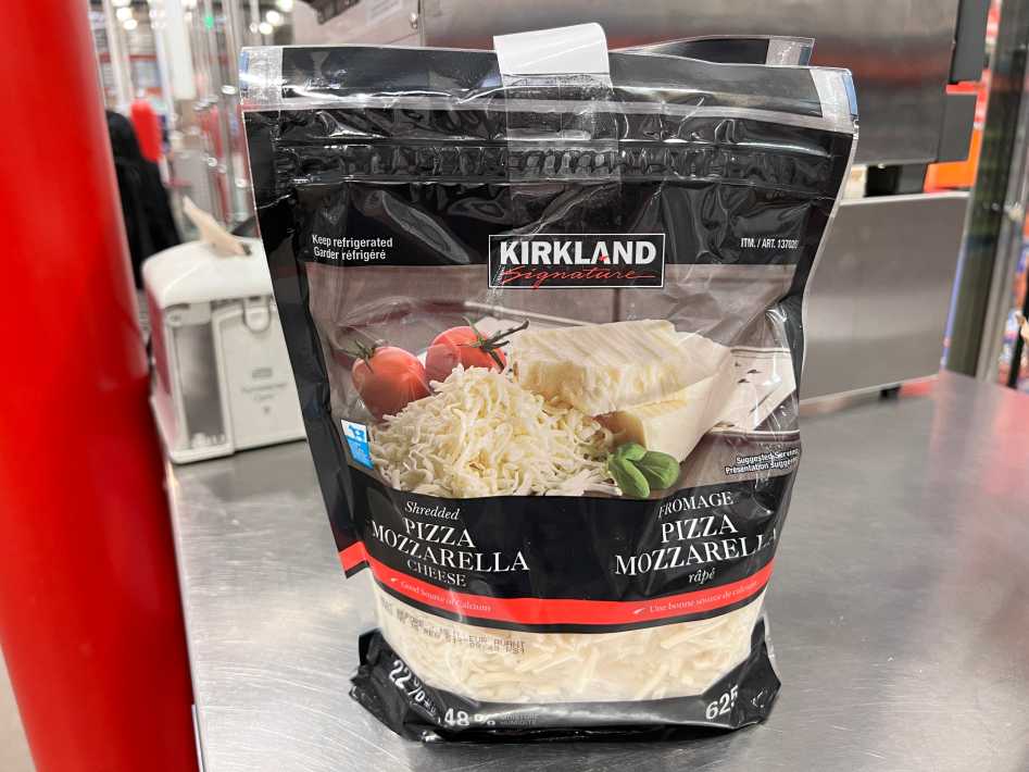 KIRKLAND SIGNATURE MOZZARELLA SHREDS 2 x 625 g ITM 1370203 at Costco