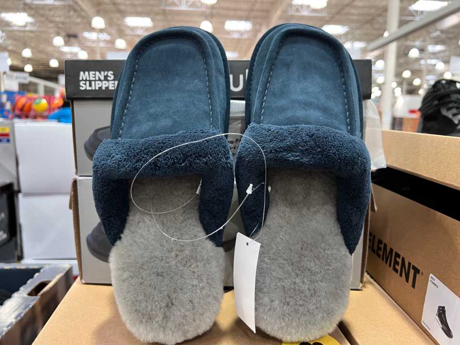 NUKNUUK SLIPPER + MENS SIZES 8,9 ONLY ITM 5588009 at Costco