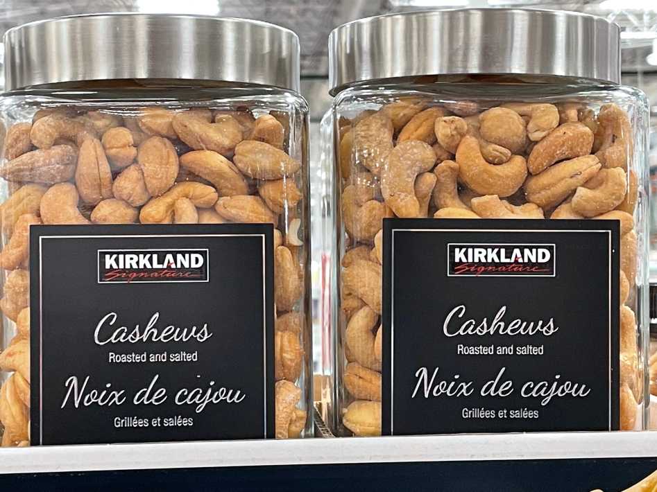 Costco KIRKLAND SIGNATURE CASHEWS 1.07 kg - Canada (ITM 1473008)