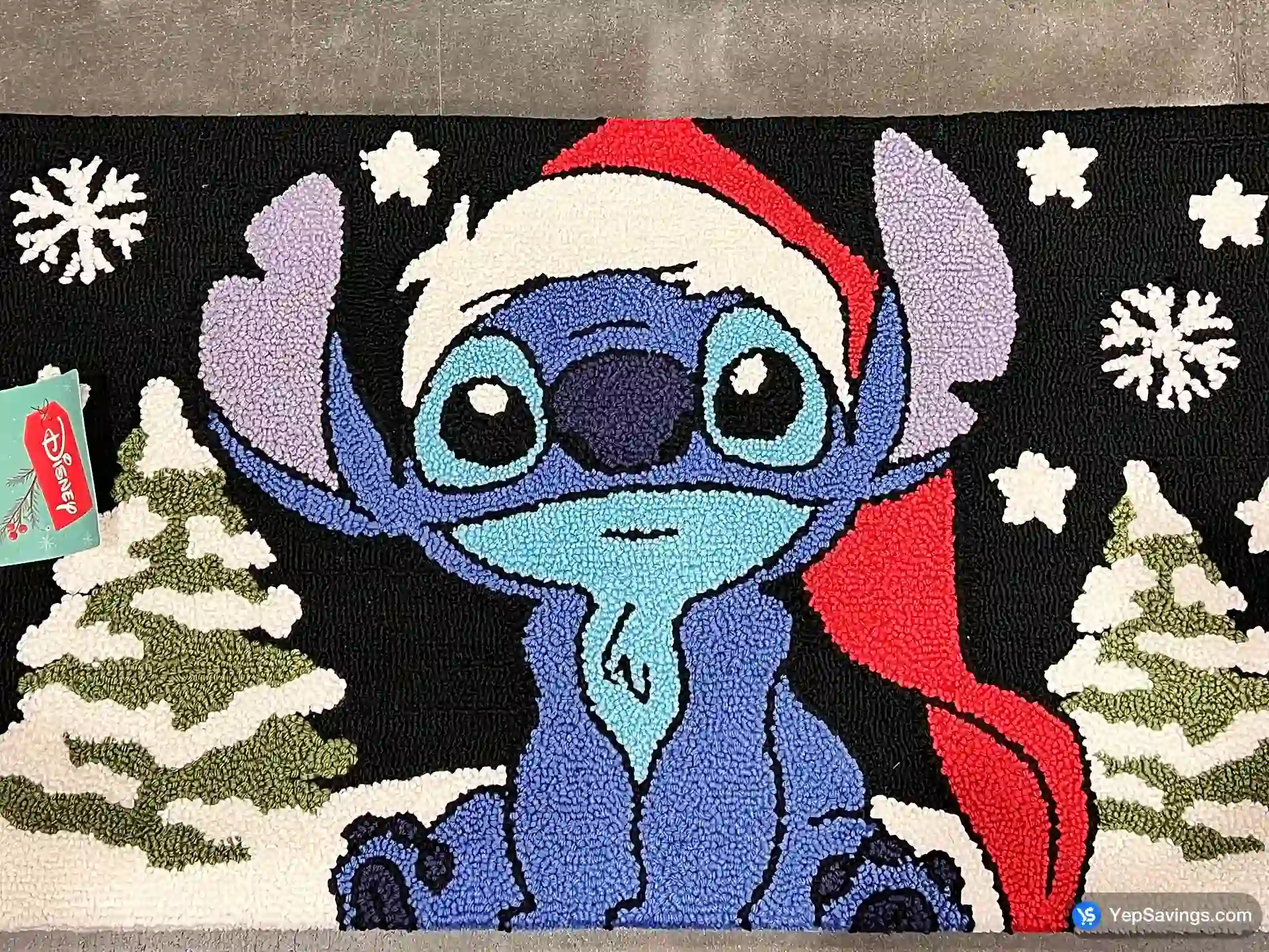 Costco LICENSED HOLIDAY RUG 22.5" X 38" - Canada (ITM 1534095)