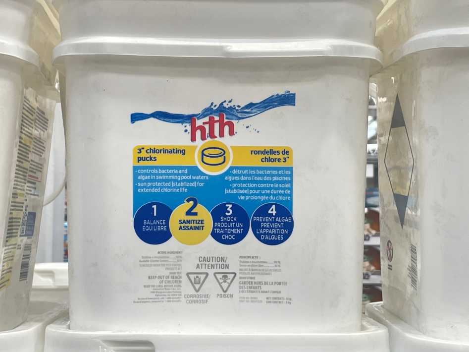 HTH CHLORINE PUCKS 8 KG ITM 1114412 at Costco