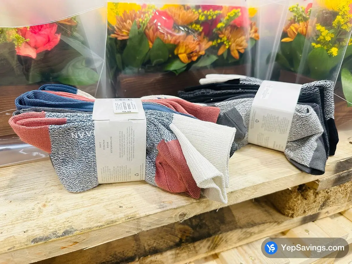 Costco COLE HAAN CREW SOCKS 6PK LADIES SIZES 4-10 - Canada (ITM 1816603)