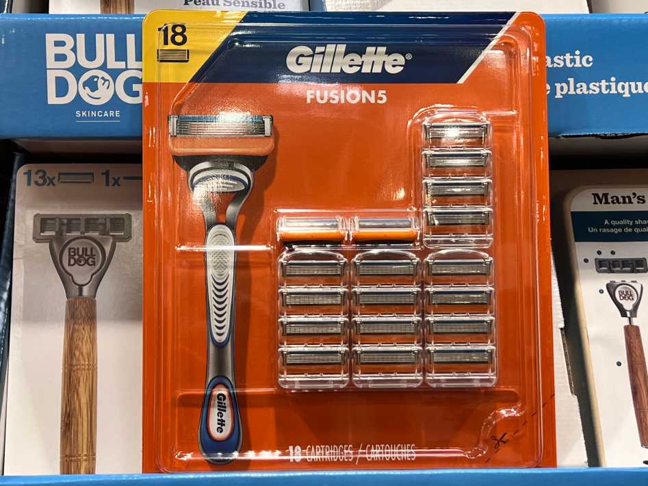 GILLETTE FUSION5 CARTRIDGES PACK OF 18 ITM 1273931 at Costco