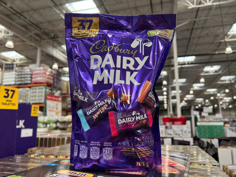 Costco CADBURY DAIRY MILK ASSORTED 703 g - Canada (ITM 1743223)