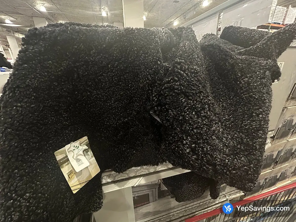 Costco WINDWARD SHEEPSKIN RUG 70 " X 43 " - Canada (ITM 5380666)