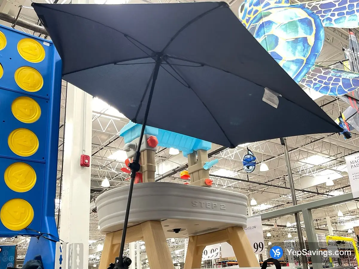 Costco VERSA BRELLA SWIVELING PARASOL 42.5 in x 46 in - Canada (ITM 1853914)