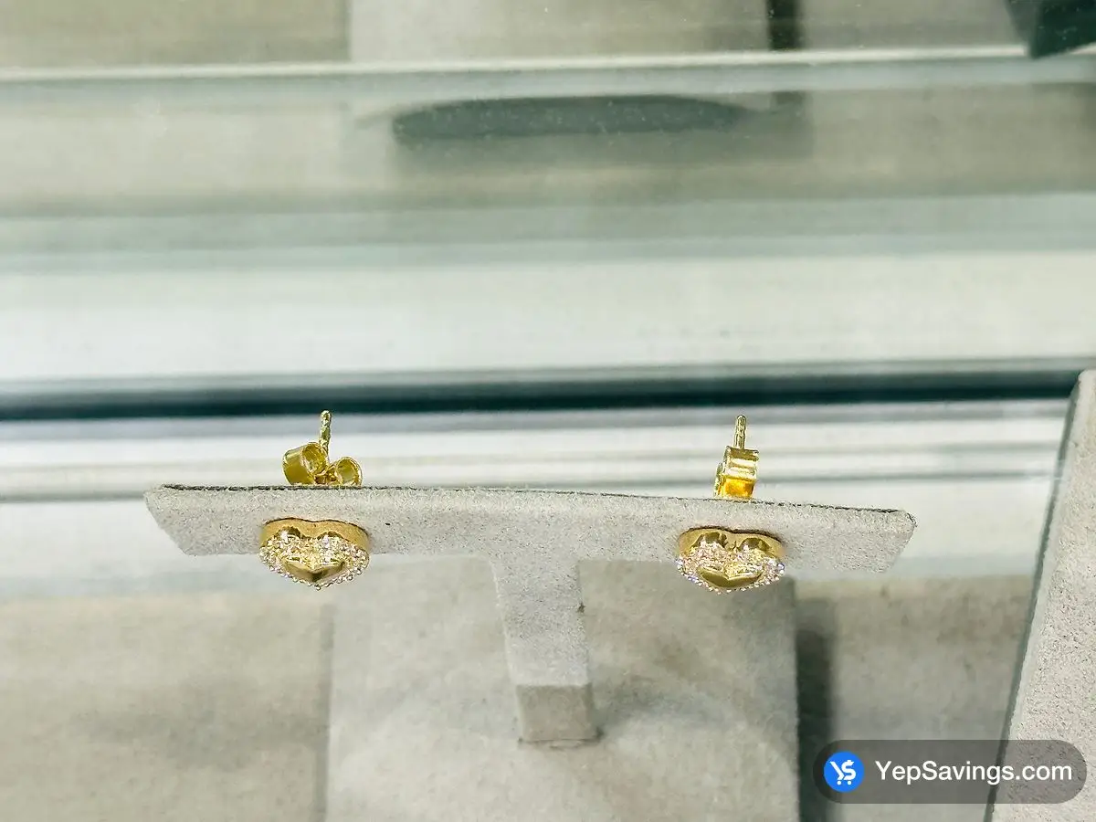 Costco 14KT YELLOW GOLD ROUND DIAMOND HEART SHAPED EARRINGS 0.25CTW IVS2 - Canada (ITM 1867007)