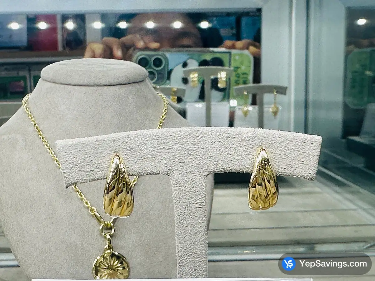 Costco 14KT YELLOW GOLD TAPERED DESIGN HOOP EARRINGS - Canada (ITM 1748672)