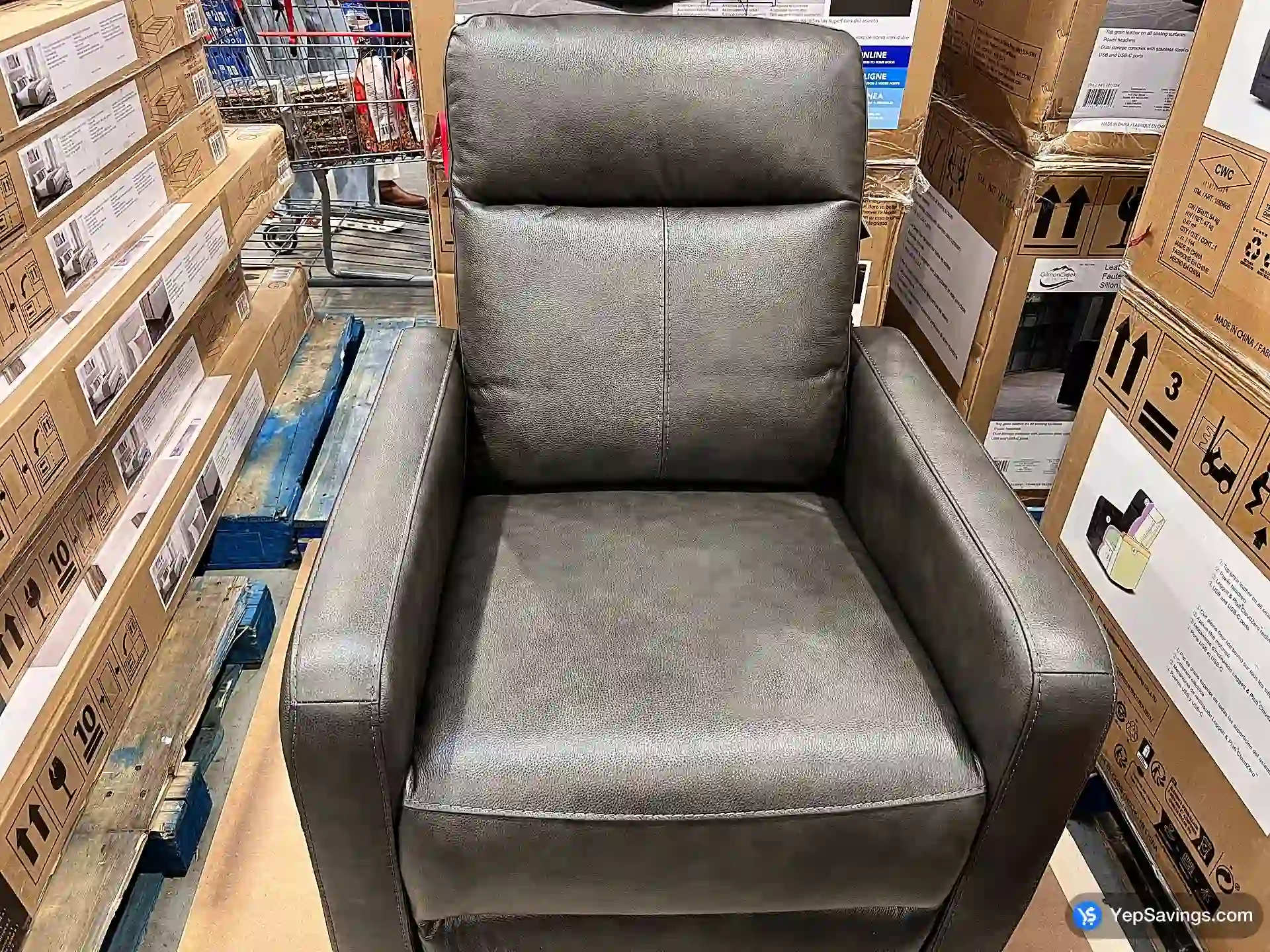 Costco GILMAN CREEK FURNITURE HOME THEATRE RECLINER BLACK LEATHER - Canada (ITM 1717554)