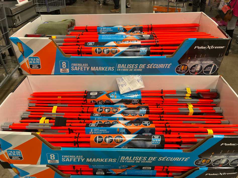Costco SAFETY MARKERS WITH 2 REFLECTORS PACK OF 8 - Canada (ITM 1731935)